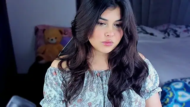 Snapshot of Alyaa_s chatting on 01-04-25, 04:12 Alyaa s online show from 01-04-25, 04:12