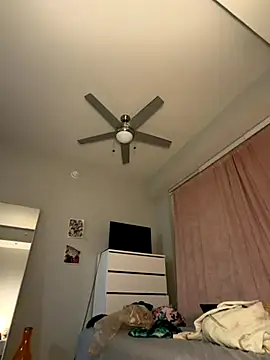 TilaTotti online show from 11-25-25, 03:39