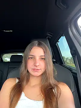 DoriDeluxe66 online show from 10-14-25, 11:00