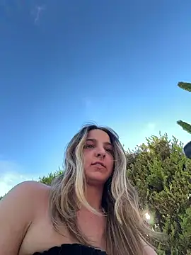 DoriDeluxe66 online show from 04-18-26, 03:49