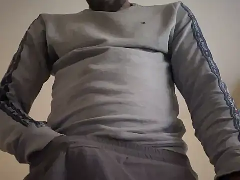 Snapshot of CuzzyB69 chatting on 03-13-25, 12:02 CuzzyB69 online show from 03-13-25, 12:02