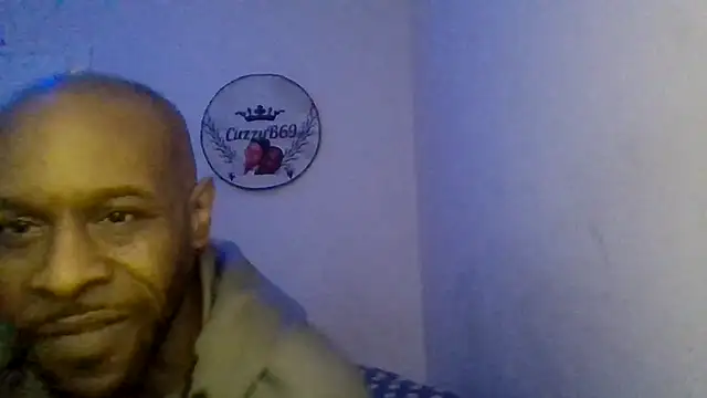 Snapshot of CuzzyB69 chatting on 11-28-25, 08:39 CuzzyB69 online show from 11-28-25, 08:39