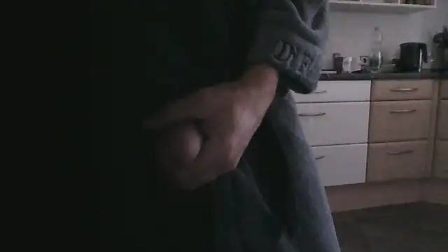 Snapshot of muschiliebhaber1@xh chatting on 10-11-25, 08:13 muschiliebhaber1xh online show from 10-11-25, 08:13