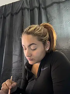 Snapshot of Emiily_W chatting on 02-09-26, 01:26 Emiily W online show from 02-09-26, 01:26