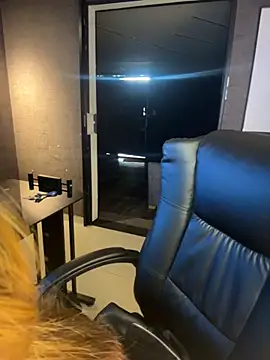 Snapshot of Emiily_W chatting on 02-10-26, 01:04 Emiily W online show from 02-10-26, 01:04