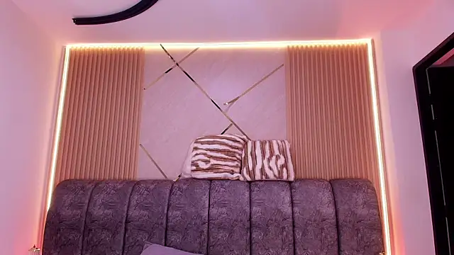 naia blessed online show from 04-10-26, 07:18