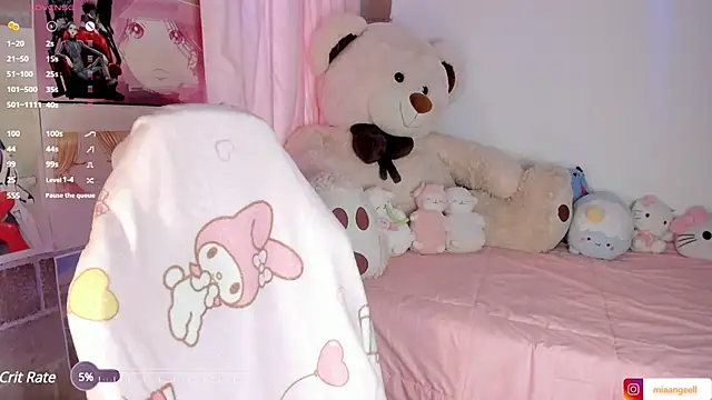 Snapshot of mia_angel_ chatting on 12-23-24, 10:44 mia angel online show from 12-23-24, 10:44