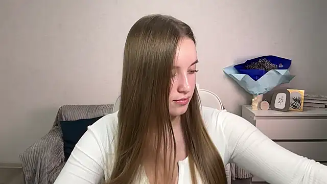 EvaMaddison online show from 10-15-25, 06:52