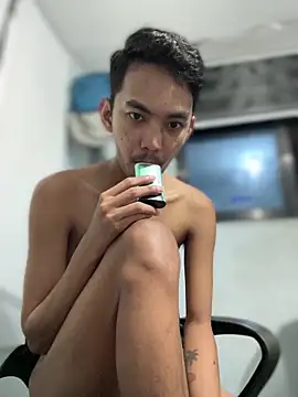 Snapshot of BoYofTheWorld_21 chatting on 03-10-26, 04:12 BoYofTheWorld 21 online show from 03-10-26, 04:12