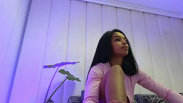 KimiBrown online show from 12-21-24, 08:18