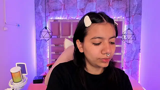 Nami usagi online show from 12-21-24, 12:06