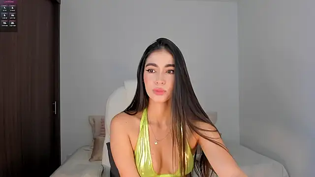 Snapshot of RebeccaBaxter chatting on 02-21-25, 02:59 RebeccaBaxter online show from 02-21-25, 02:59