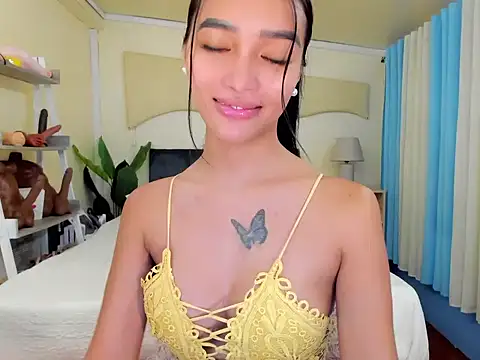Snapshot of _caroline69 chatting on 09-22-25, 02:35 caroline69 online show from 09-22-25, 02:35