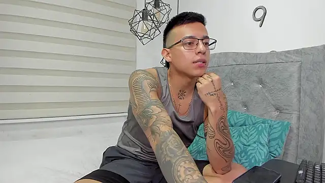 SIXXTOLOVE18 online show from 03-05-26, 05:36