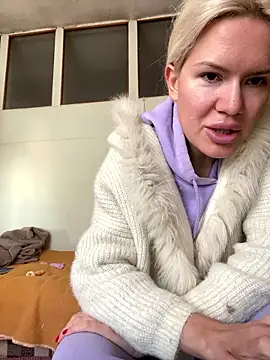 Snapshot of Keylili chatting on 01-12-26, 10:53 Keylili online show from 01-12-26, 10:53