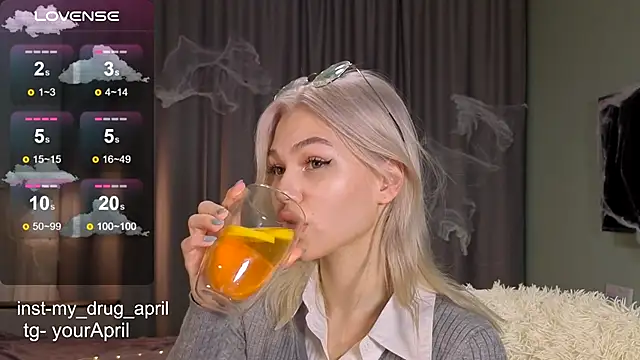 Snapshot of MyApril chatting on 10-24-25, 05:26 MyApril online show from 10-24-25, 05:26