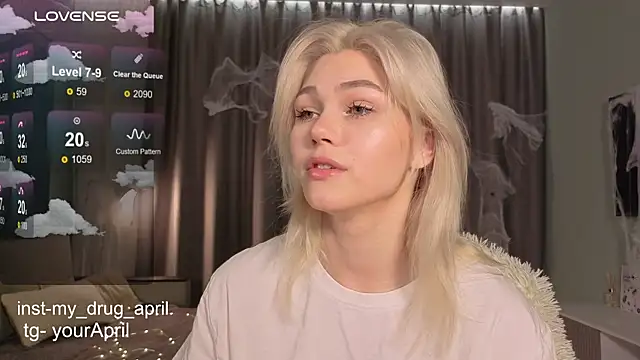 Snapshot of MyApril chatting on 10-28-25, 02:15 MyApril online show from 10-28-25, 02:15