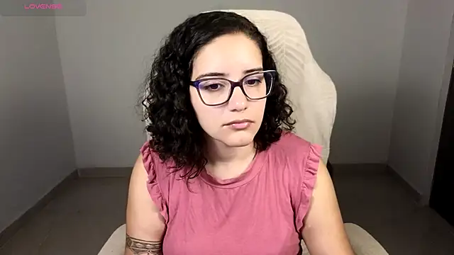 Snapshot of blue__moon_ chatting on 09-12-25, 11:26 blue moon online show from 09-12-25, 11:26