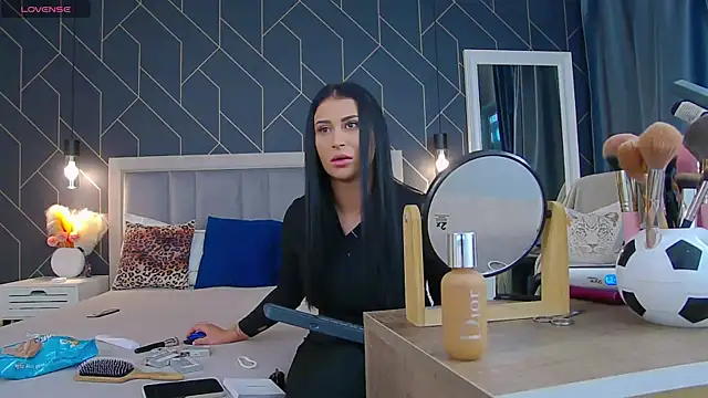 EmyLaveau online show from 02-14-25, 06:02