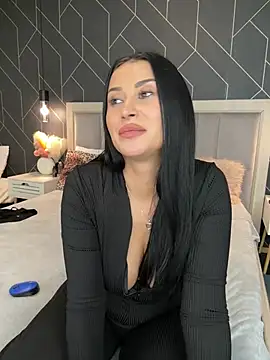 EmyLaveau online show from 02-18-25, 05:20