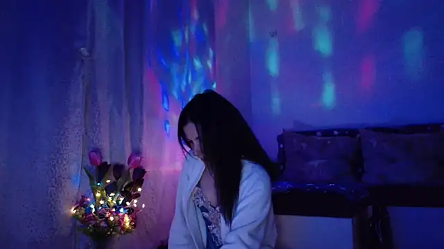 Snapshot of ElysaSun chatting on 02-14-25, 12:19 ElysaSun online show from 02-14-25, 12:19