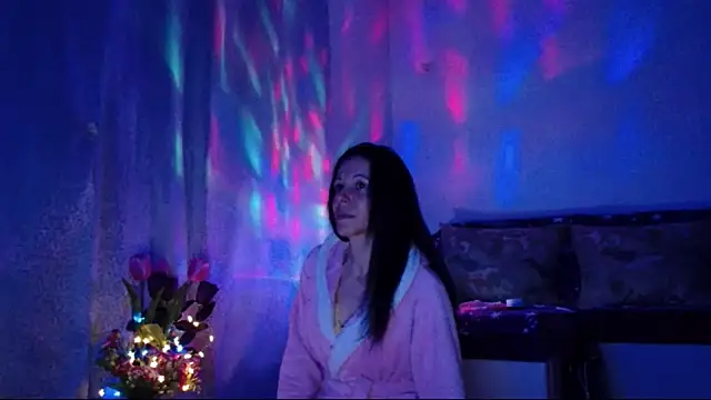 Snapshot of ElysaSun chatting on 02-19-25, 11:36 ElysaSun online show from 02-19-25, 11:36