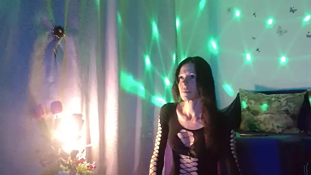 Snapshot of ElysaSun chatting on 10-01-25, 05:19 ElysaSun online show from 10-01-25, 05:19