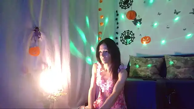 Snapshot of ElysaSun chatting on 10-30-25, 06:19 ElysaSun online show from 10-30-25, 06:19