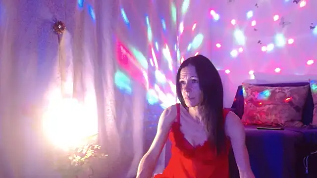 Snapshot of ElysaSun chatting on 11-05-25, 08:31 ElysaSun online show from 11-05-25, 08:31