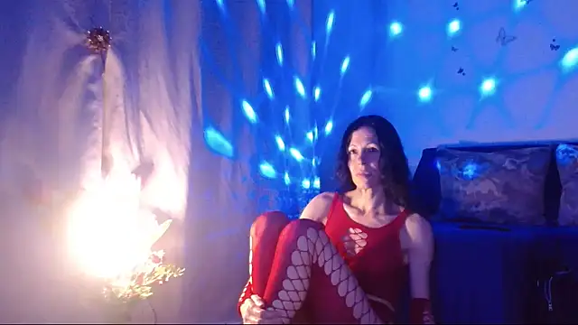 Snapshot of ElysaSun chatting on 11-26-25, 07:26 ElysaSun online show from 11-26-25, 07:26