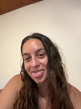 Snapshot of indierotic chatting on 03-18-26, 04:26 indierotic online show from 03-18-26, 04:26