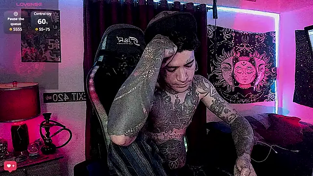 Snapshot of josh__ackerman chatting on 12-30-24, 10:10 josh ackerman online show from 12-30-24, 10:10