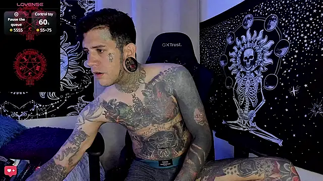 Snapshot of josh__ackerman chatting on 01-21-25, 01:18 josh ackerman online show from 01-21-25, 01:18