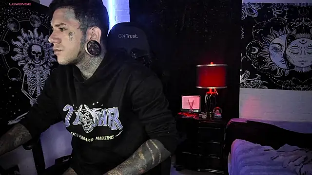 Snapshot of josh__ackerman chatting on 03-12-25, 06:33 josh ackerman online show from 03-12-25, 06:33