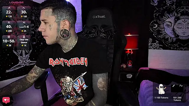 Snapshot of josh__ackerman chatting on 03-18-25, 01:10 josh ackerman online show from 03-18-25, 01:10