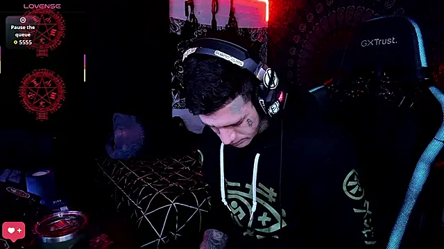 Snapshot of josh__ackerman chatting on 09-14-25, 05:50 josh ackerman online show from 09-14-25, 05:50