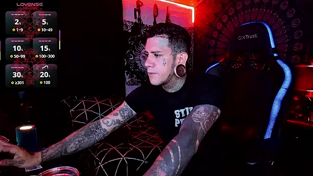 Snapshot of josh__ackerman chatting on 09-30-25, 09:09 josh ackerman online show from 09-30-25, 09:09