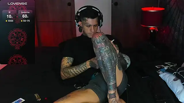 Snapshot of josh__ackerman chatting on 12-17-25, 06:36 josh ackerman online show from 12-17-25, 06:36