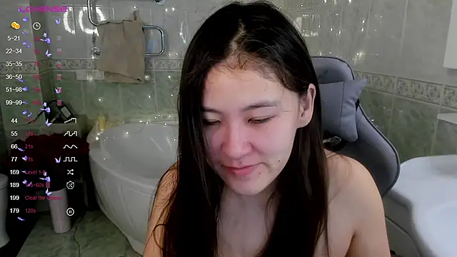 Riz girl online show from 02-27-25, 03:58