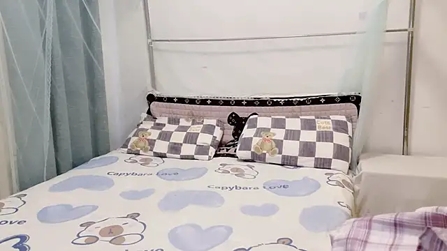 zqyaini online show from 09-10-25, 02:33