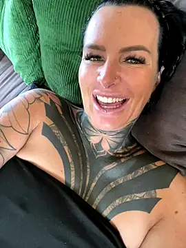 InkedBiitch online show from 10-01-25, 08:53