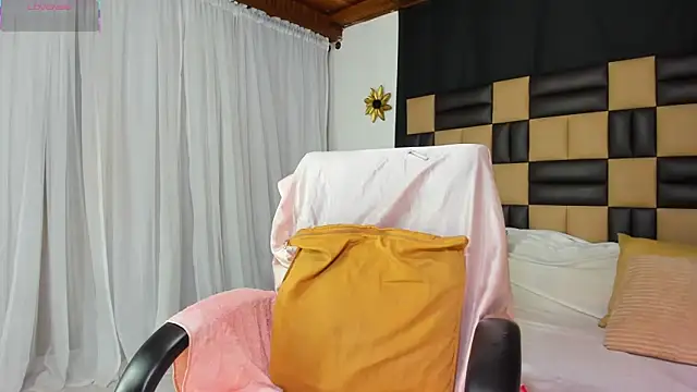 BarbieKano online show from 10-17-25, 11:51