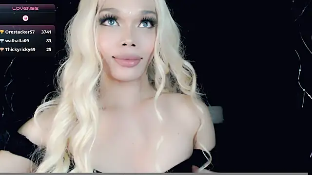 Snapshot of sugar_bbyxx chatting on 12-21-24, 12:06 sugar bbyxx online show from 12-21-24, 12:06