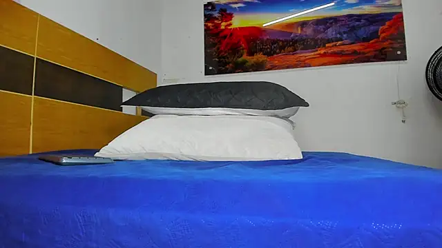  ebony-queen  online show from 02-14-25, 12:03