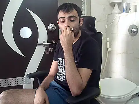 Snapshot of king_kong_india1 chatting on 01-15-26, 05:01 king kong india1 online show from 01-15-26, 05:01