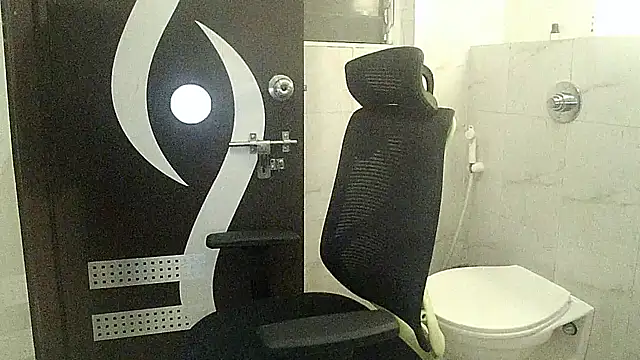 Snapshot of king_kong_india1 chatting on 01-17-26, 05:27 king kong india1 online show from 01-17-26, 05:27