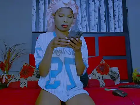 MissParis26 online show from 11-26-25, 09:27