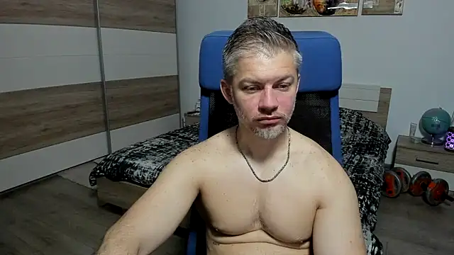 Snapshot of RobbyShawz chatting on 05-16-26, 03:58 RobbyShawz online show from 05-16-26, 03:58