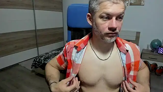 Snapshot of RobbyShawz chatting on 05-23-26, 03:56 RobbyShawz online show from 05-23-26, 03:56