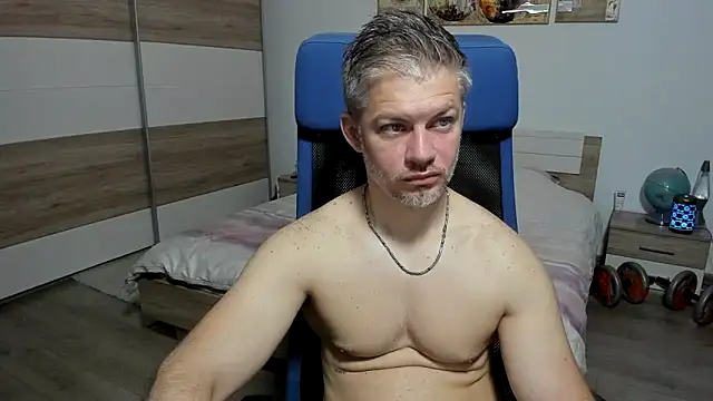Snapshot of RobbyShawz chatting on 05-29-26, 04:21 RobbyShawz online show from 05-29-26, 04:21